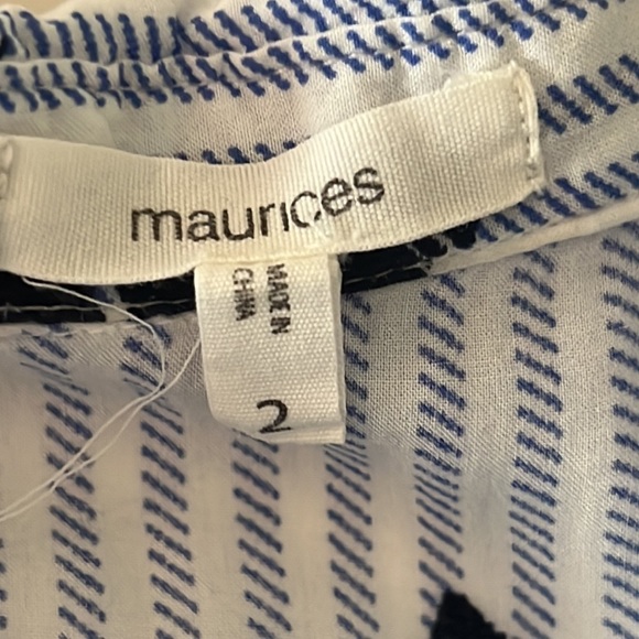 Maurice’s floral blouse. - Picture 2 of 5